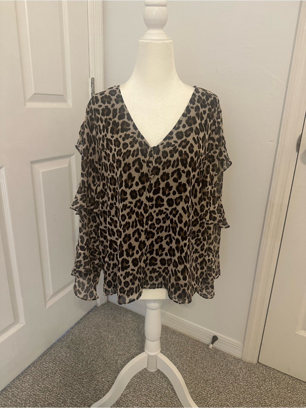 Vince Camuto Leopard Print V-Neck Ruffle Blouse - Brown/Black